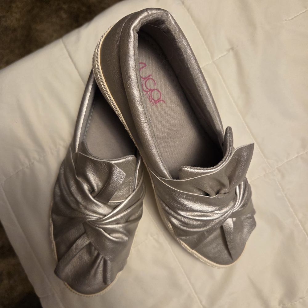 Sugar Women's Metallic Silver Flats
